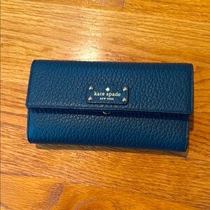 Kate Spade pebbled leather wallet